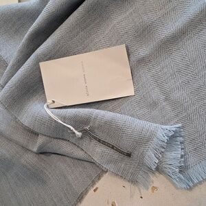 NWT Alicia Adams alpaca scarf